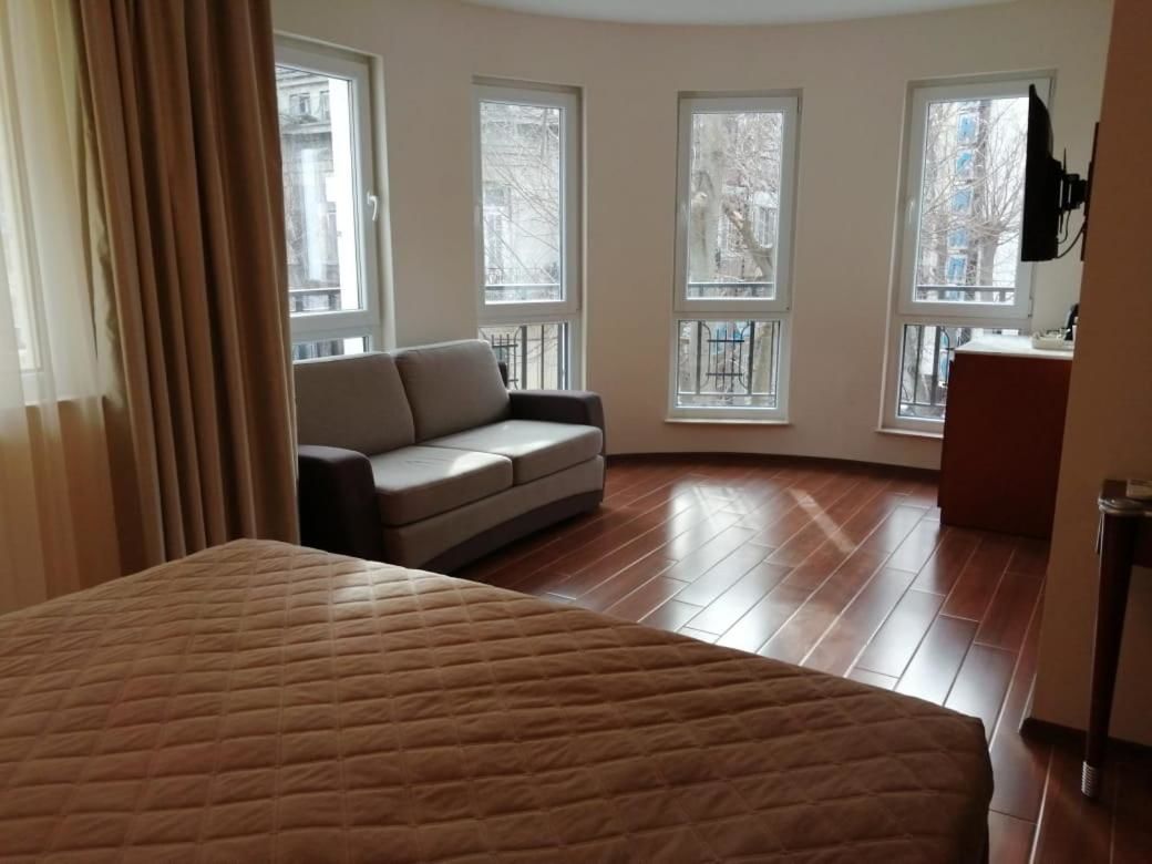 Отель Art Green Boutique Hotel Варна