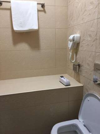 Отель Art Green Boutique Hotel Варна Семейный номер с балконом-3