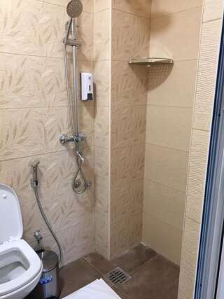 Отель Art Green Boutique Hotel Варна Семейный номер с балконом-5
